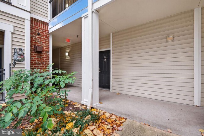 Building Photo - 12905 Centre Park Cir