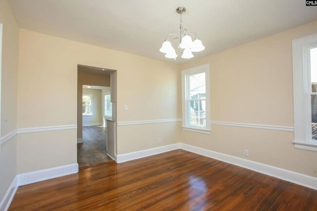 Building Photo - Charming 3-Bedroom Home in the Heart of Rosewood – Available July 2026!