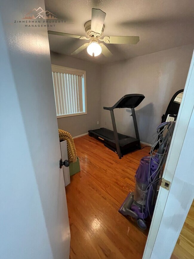 Building Photo - Beautiful Thurston 3 bedroom 2 bathroom HO...