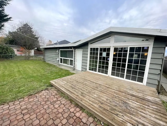 Building Photo - 7734 S Mission Dr