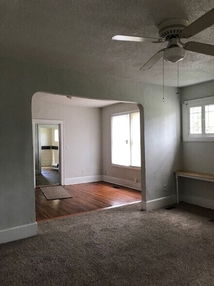 Building Photo - 225 N Germantown Rd