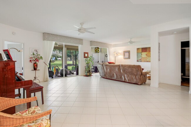 Building Photo - 11570 Briarwood Cir