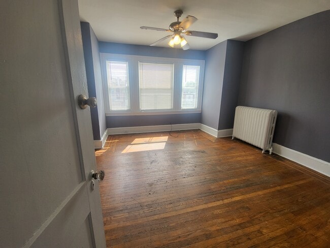 Building Photo - 5044 N Sydenham St