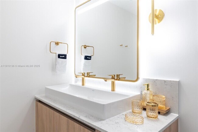 Building Photo - 159 NE 6th St