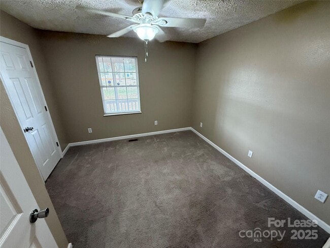 Building Photo - 117 Hayworth Ln