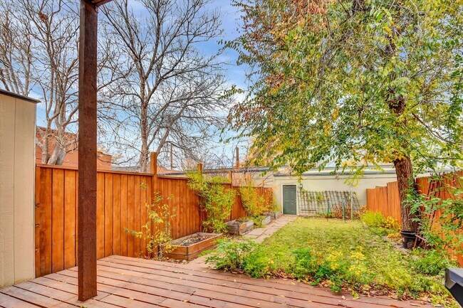 Building Photo - Architecturally Stunning Curtis Park Townhome With Historic Charm