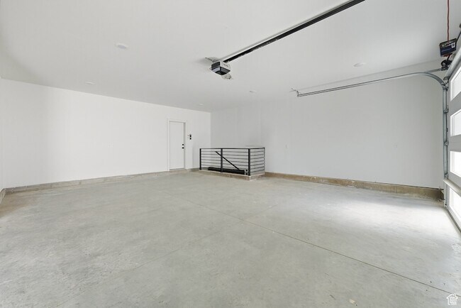 Building Photo - 5866 N Fork Rd