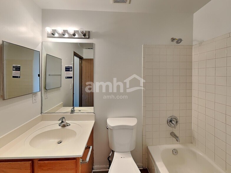 Building Photo - 22206 W Ocala Ct