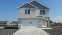 Building Photo - 3 Bed 3 Bath Single Family Home