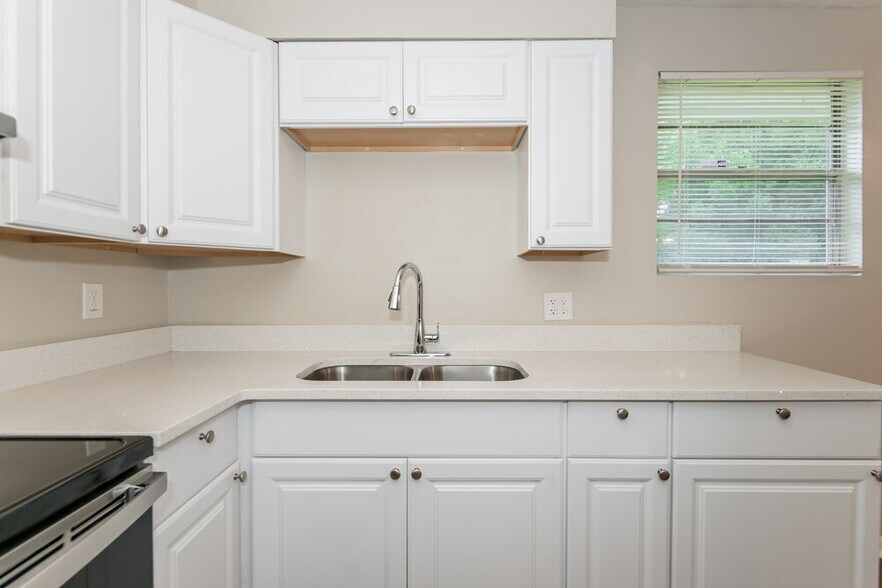 Building Photo - 304 Citizen St