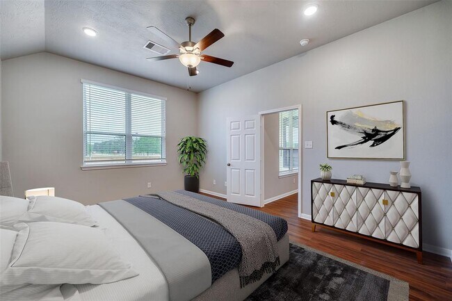 Building Photo - 1026 Tomball Downs Dr