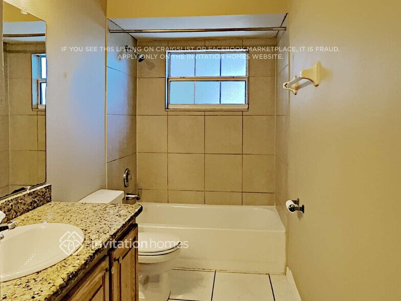 Building Photo - 339 Medina Ct