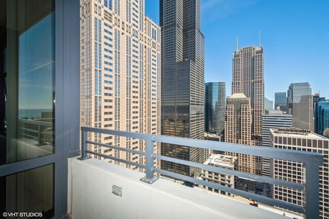 Building Photo - 235 W Van Buren St