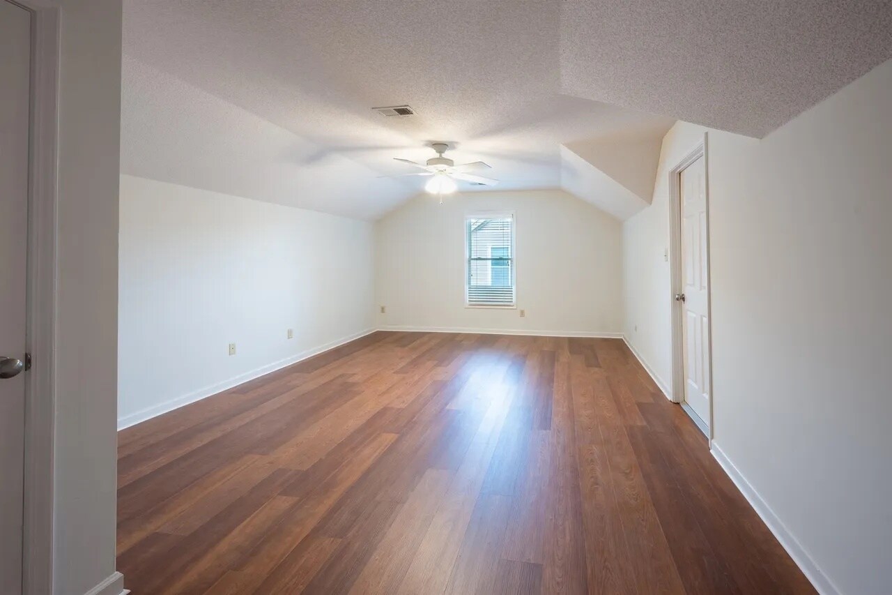 Building Photo - 3911 Lighthouse Ln