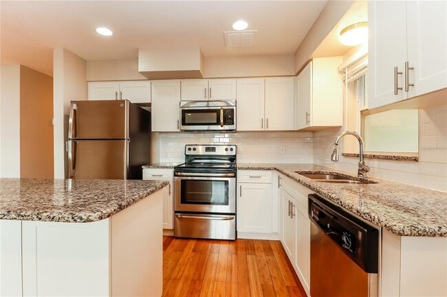 Building Photo - 4107 W Grace St