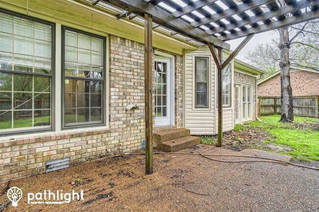 Building Photo - 100 Yorkside Pl