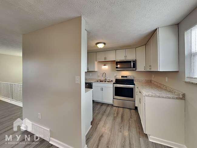 Building Photo - 849 Upwoods Dr