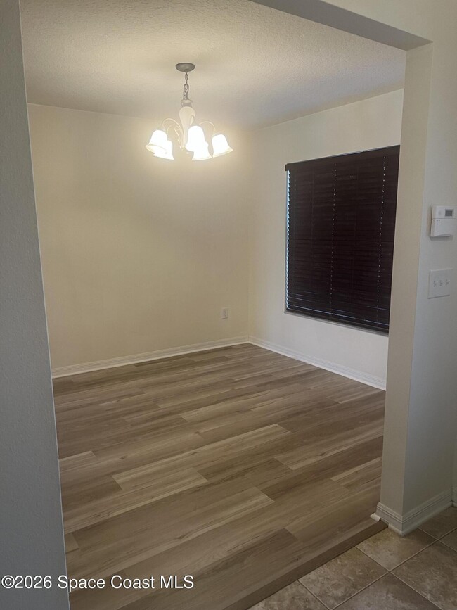 Building Photo - 241 Paquita Cir