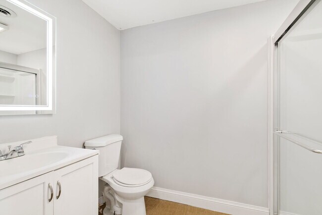 Building Photo - 2018 E Carson St