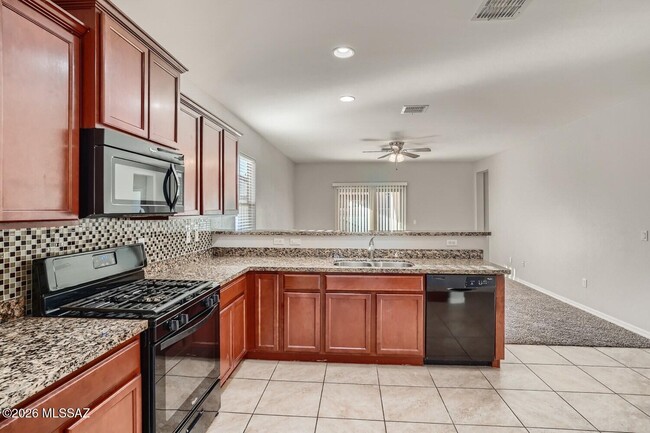 Building Photo - 8253 W Razorbill Dr