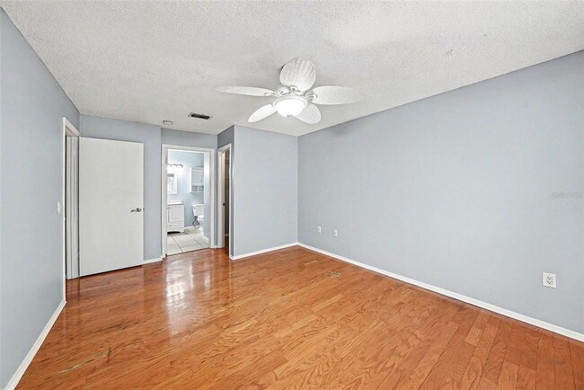 Building Photo - 9481 Highland Oak Dr