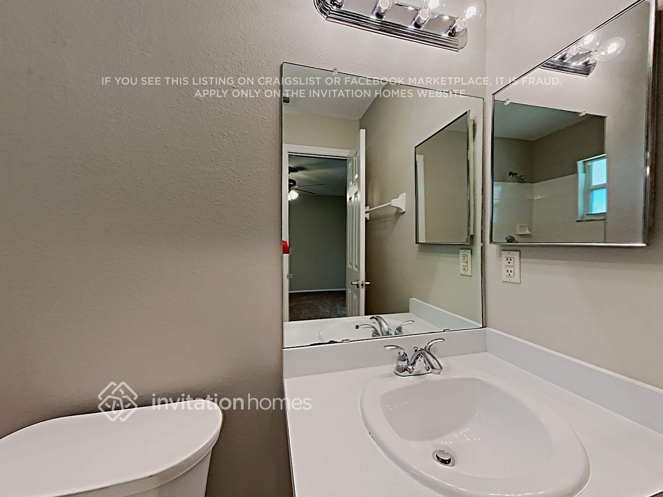 Building Photo - 5555 Starling Loop