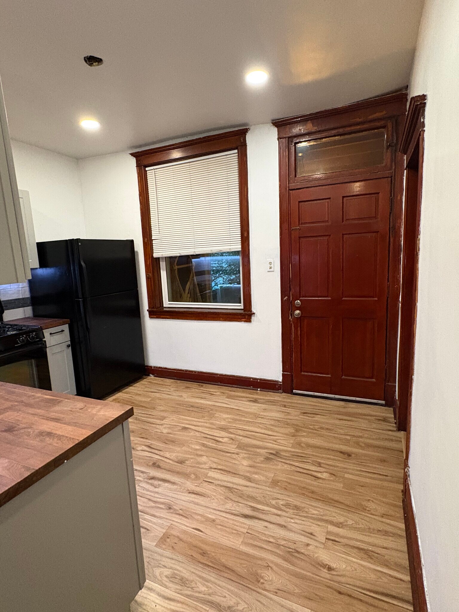 Kitchen (back door) - 3041 W Leland Ave