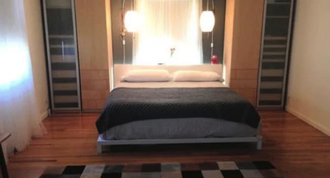 Building Photo - Updated 3 bed 2 bath. Garage and screened porch