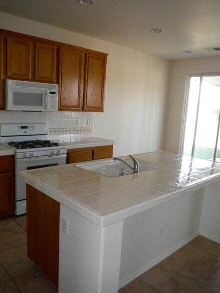 Building Photo - 44218 Amethyst St
