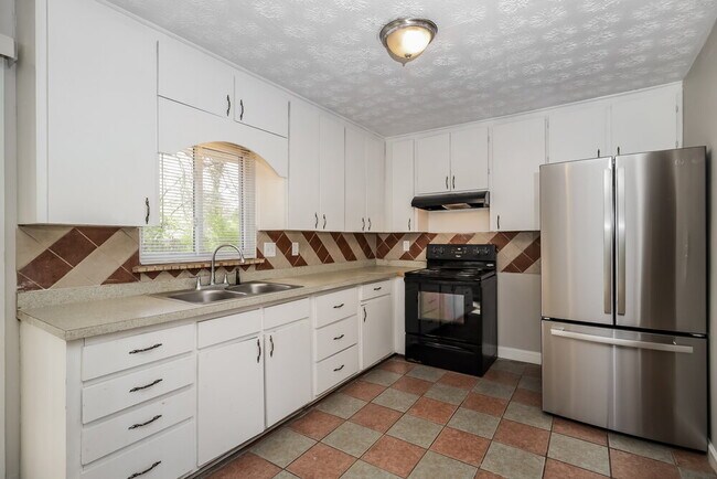 Building Photo - 369 Windemere Way
