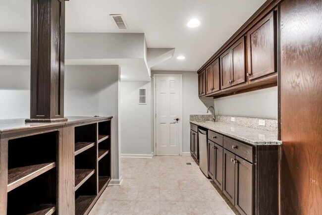Building Photo - 2896 N Hills Dr NE