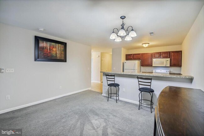 Building Photo - 102 Hunter's Way