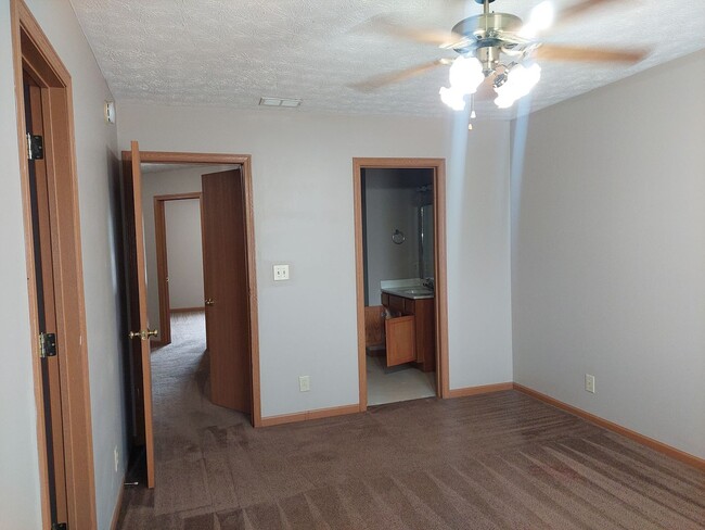 Building Photo - 3396 Edison Dr