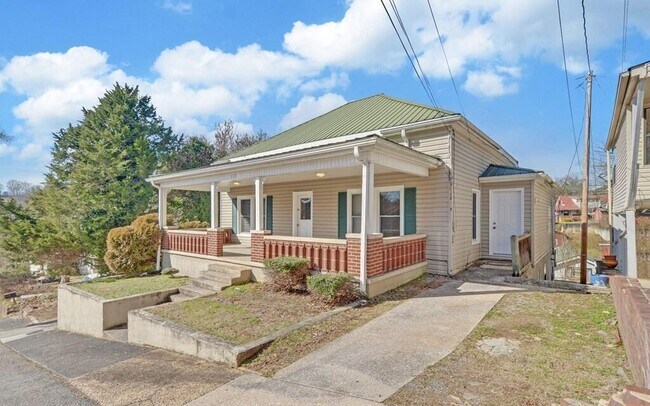 Building Photo - 113 Prospect St