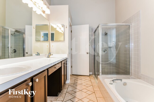 Building Photo - 2841 Picadilly Cir