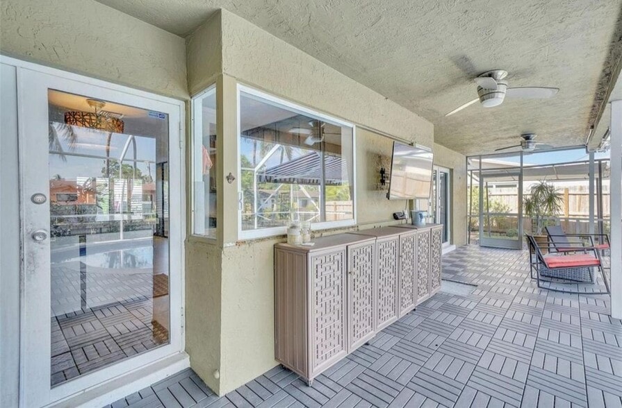 Building Photo - 1736 NW 38th St