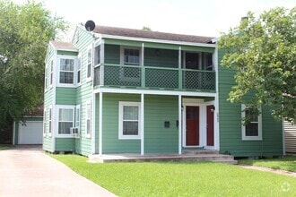 Building Photo - Duplex