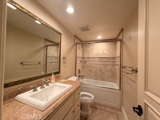 Building Photo - 16 Caraway