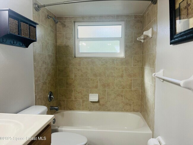 Building Photo - 4719 Chicago St