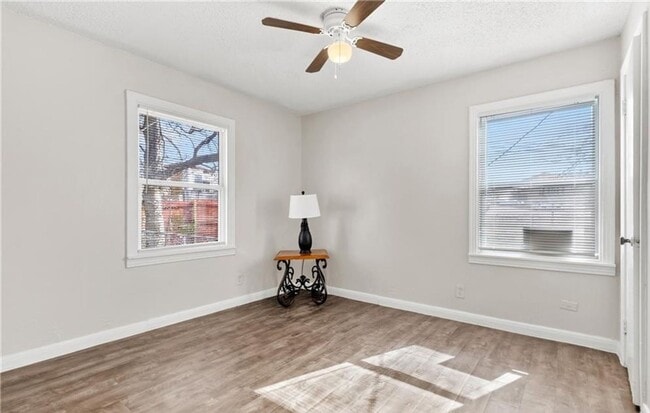 Building Photo - Updated 4-bedroom 2-bathroom home!  Housin...