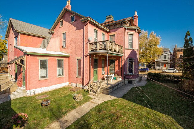 Building Photo - 520 Overton St