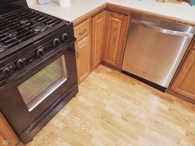 Building Photo - 5025 W Edwards Ave