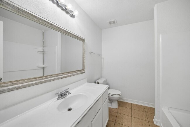 Building Photo - 13926 Tinsley Ct