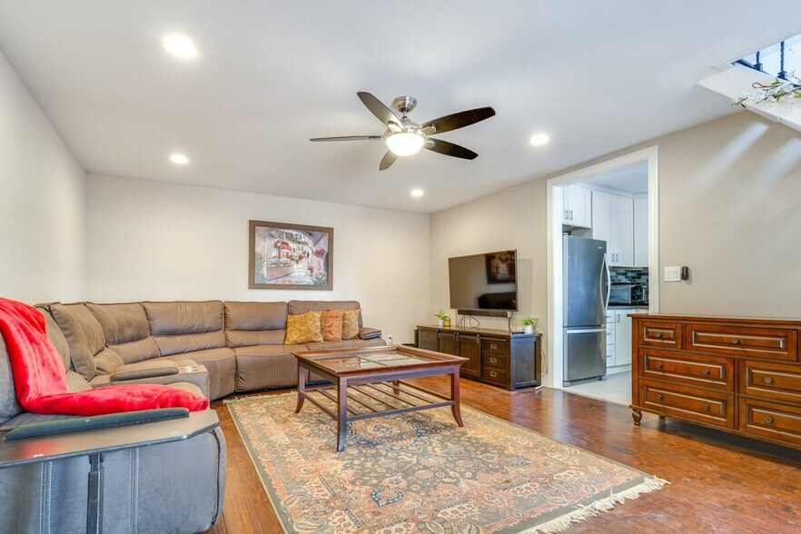 Building Photo - 1000 Monterey Rd