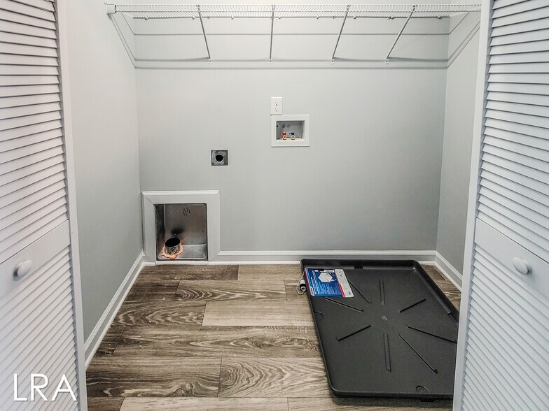 Building Photo - 185 Buckhorn Ave