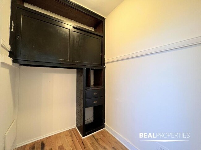 Building Photo - 0 bedroom in CHICAGO IL 60625