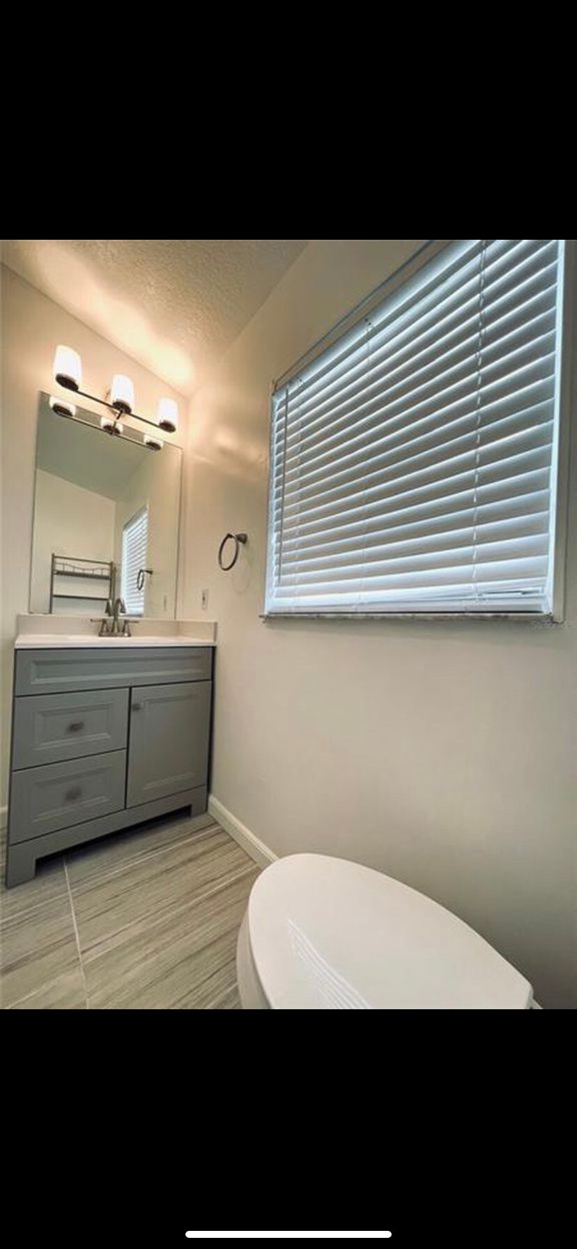 Building Photo - 1005 Universal Rest Pl