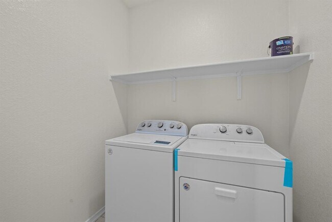 Building Photo - 14100 Purple Azalea Dr