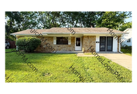 Building Photo - EAST SIDE 3 BEDROOM/1.5 BATH HOME AVAILABLE NOW!