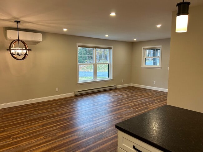 Building Photo - 393 Pleasant Valley Rd